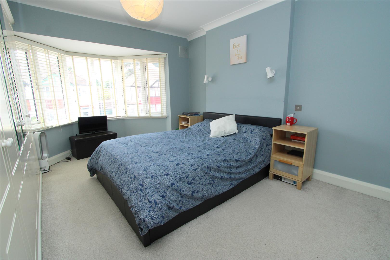 Tritton Avenue, Beddington